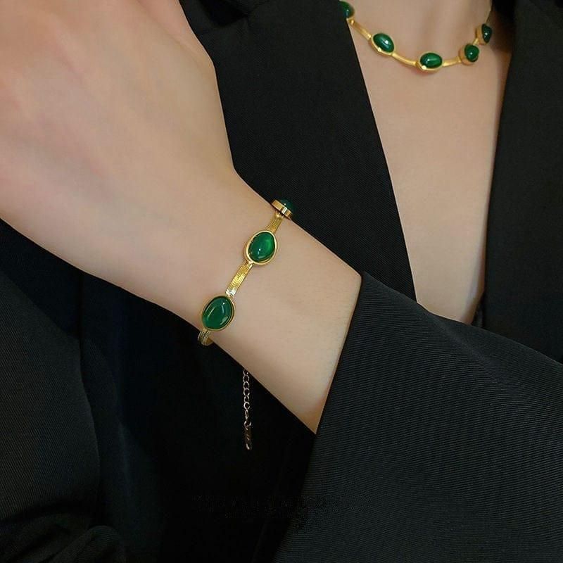 Necklace & Pendants